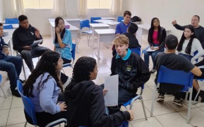 Curso de Garçom: Atendimento, Técnica e Postura Profissional