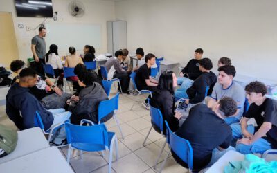 Jovens aprimoram habilidades para o atendimento ao público